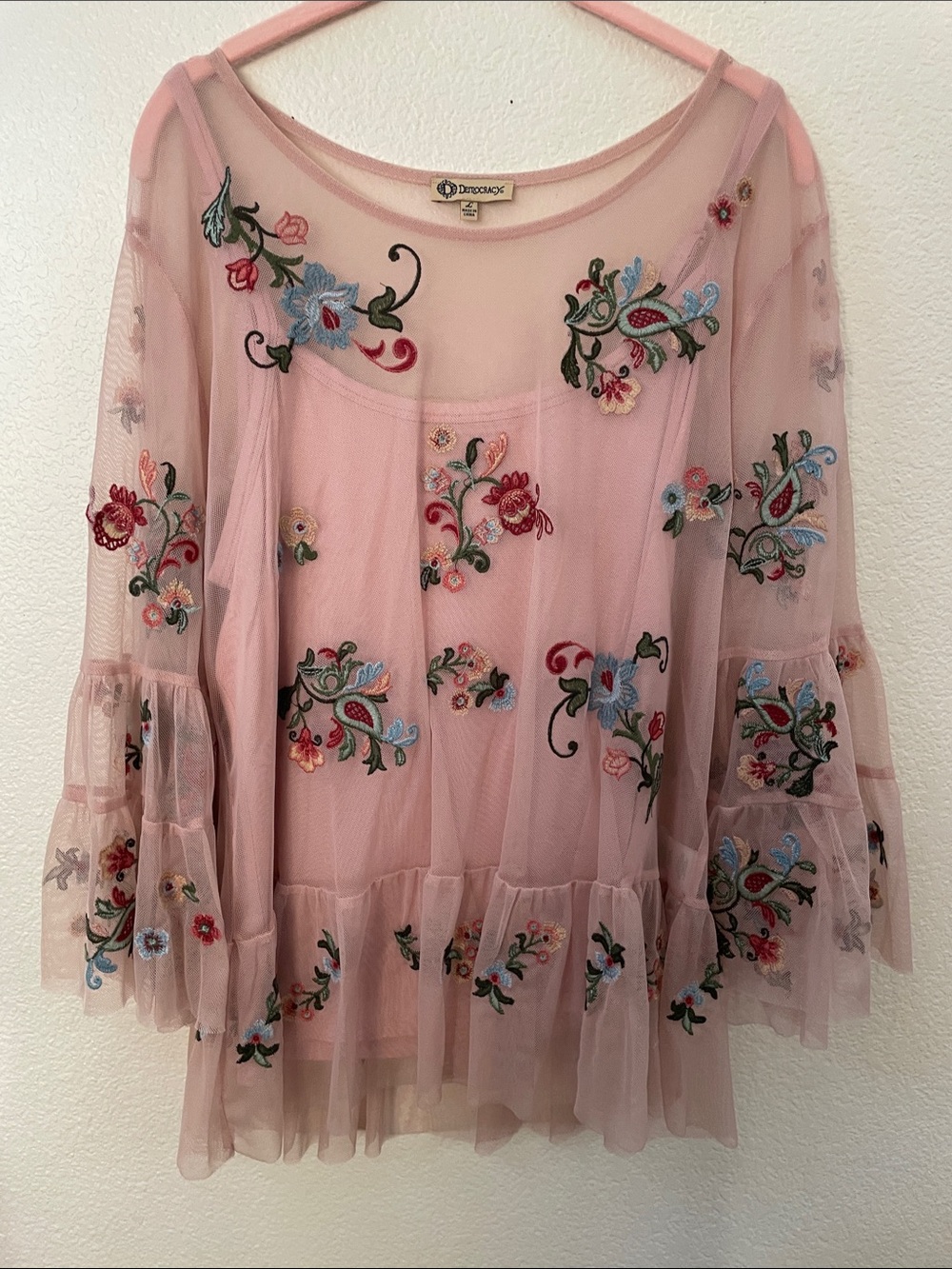 Democracy Blush Pink Embroidered Mesh Bell-Sleeve blouse 22x28 L romantic